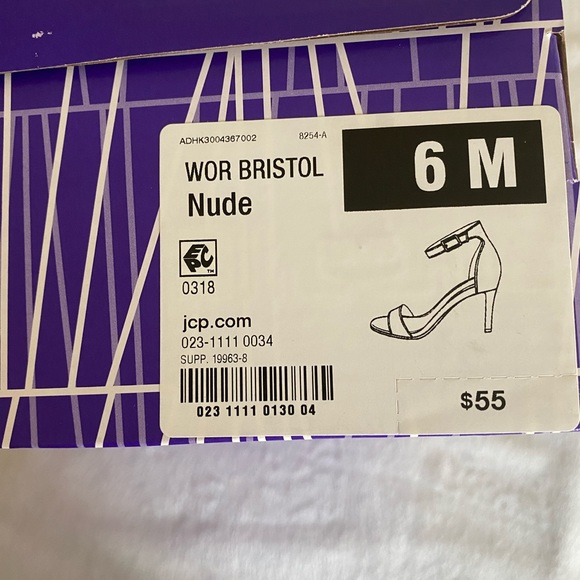 NIB sandals with heel strap - Picture 4 of 4